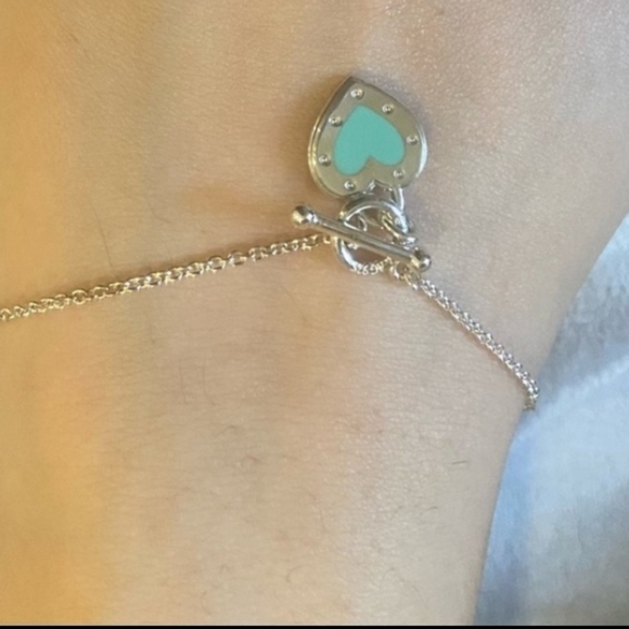 TIFFANY & Co. TOGGLE BRACELET 💙 - Picture 4 of 7